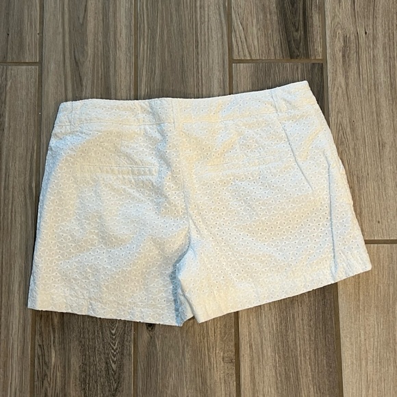 Maurices White Keyhole Texture Shorts Size 9 10 - Picture 4 of 10